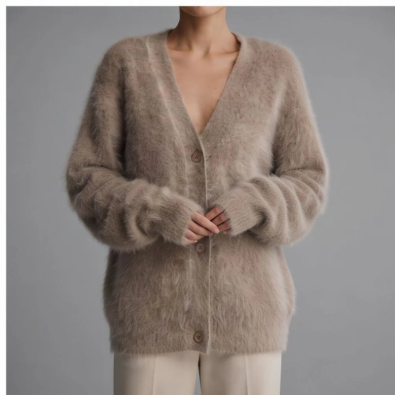 Model wearing Brown cashmere cardigan in a studio - 2